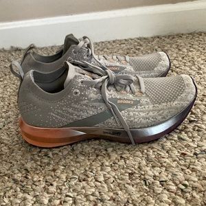 Brooks Levitate 3